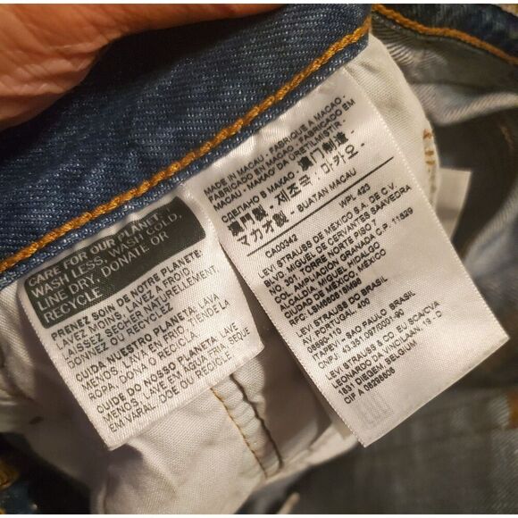 Levi's 501 Women's Distressed Denim Shorts W28 100% Cotton Boho 90s Y2K Street - Picture 9 of 10